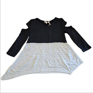 Women's NWT Hem & Thread Cold Shoulder Asymmetrical Top Size S Black and Gray